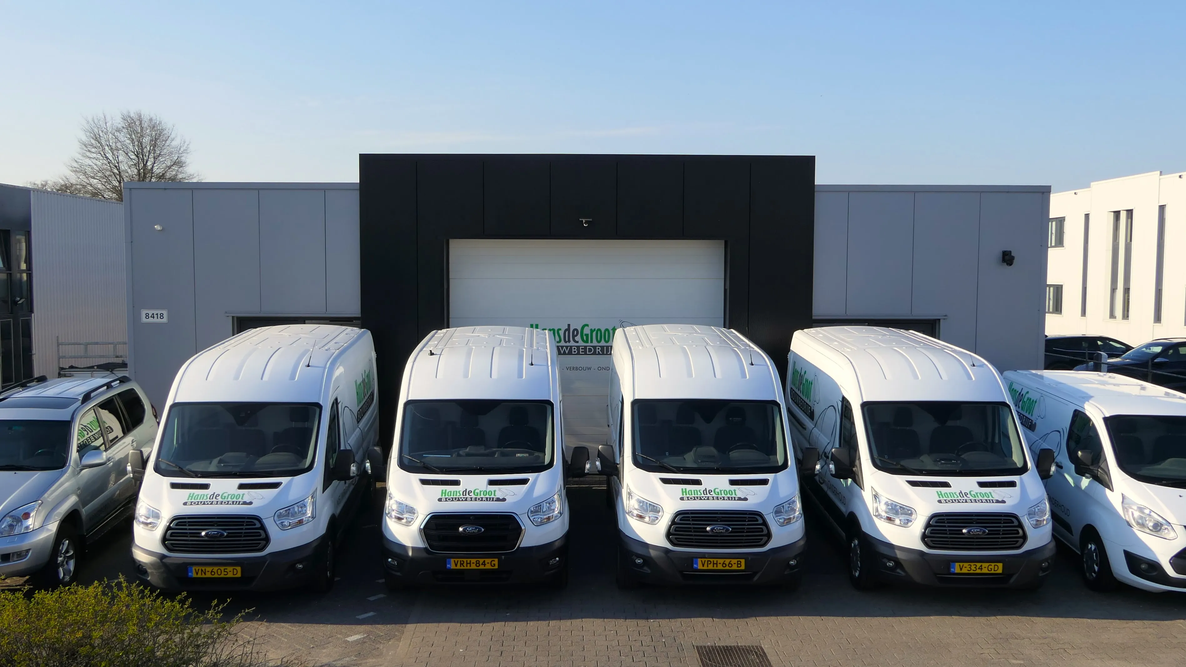 Bedrijfswagens van Hans de Groot Bouwbedrijf in Uden